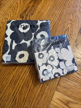 Marimekko Blue & White Unikko Floral Napkin Pack